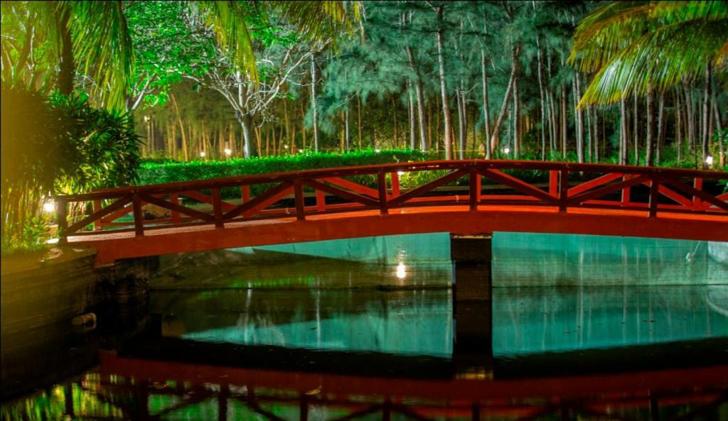 Ocean Spray Hotel Kalapettai ภายนอก รูปภาพ