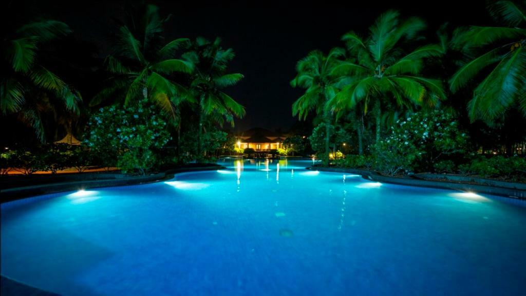 Ocean Spray Hotel Kalapettai ภายนอก รูปภาพ