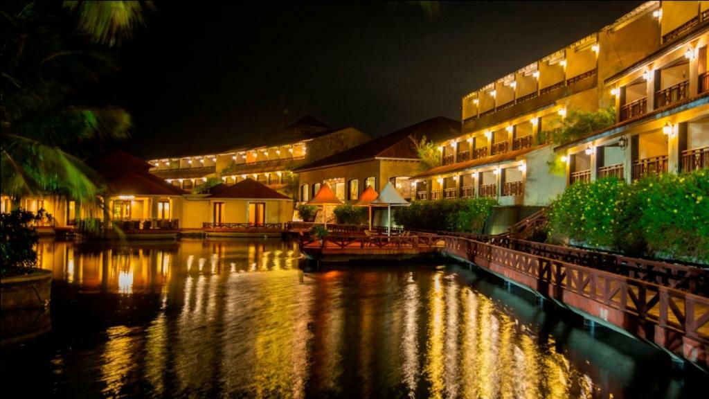Ocean Spray Hotel Kalapettai ภายนอก รูปภาพ