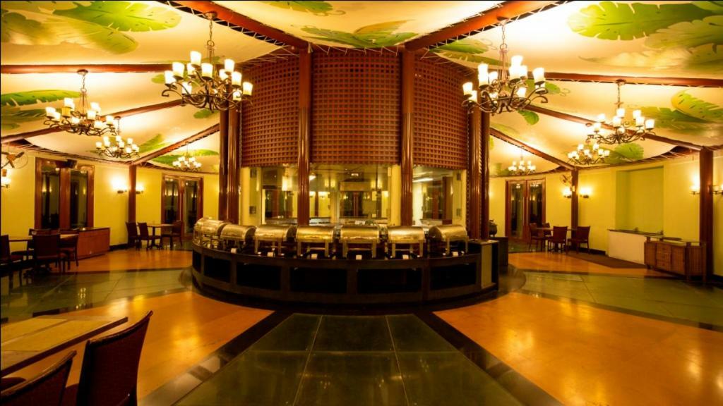 Ocean Spray Hotel Kalapettai ภายนอก รูปภาพ
