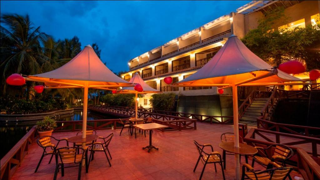 Ocean Spray Hotel Kalapettai ภายนอก รูปภาพ