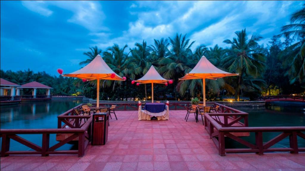 Ocean Spray Hotel Kalapettai ภายนอก รูปภาพ