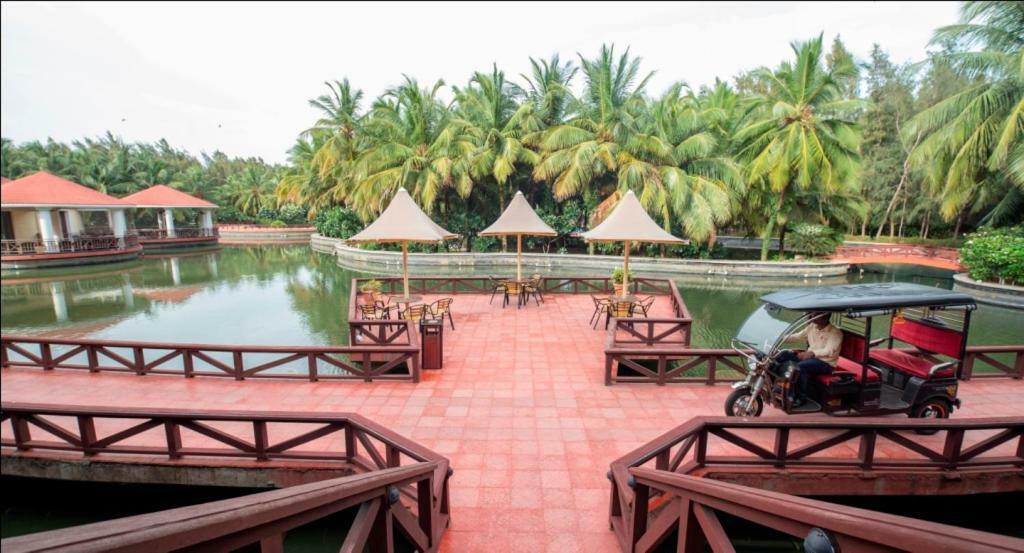 Ocean Spray Hotel Kalapettai ภายนอก รูปภาพ