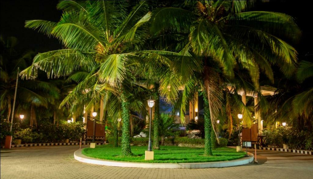 Ocean Spray Hotel Kalapettai ภายนอก รูปภาพ