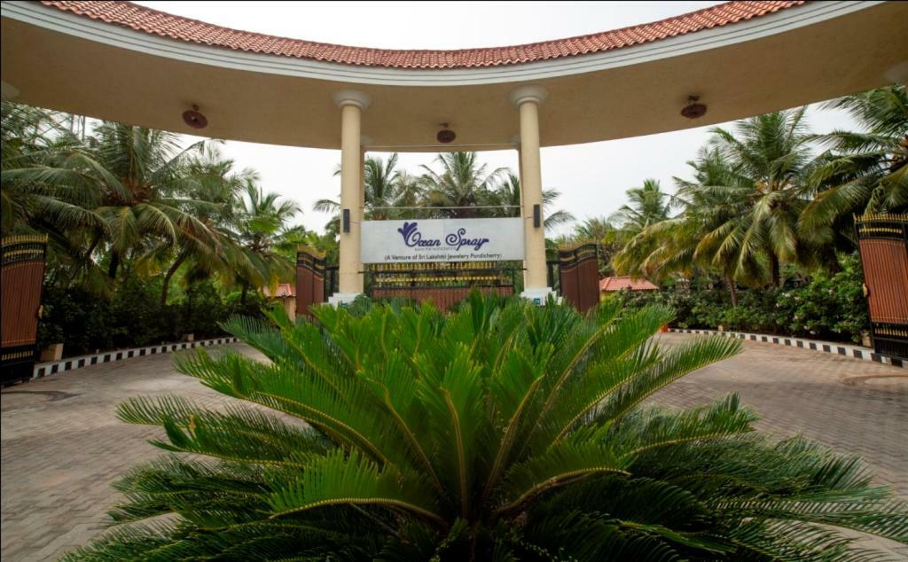 Ocean Spray Hotel Kalapettai ภายนอก รูปภาพ