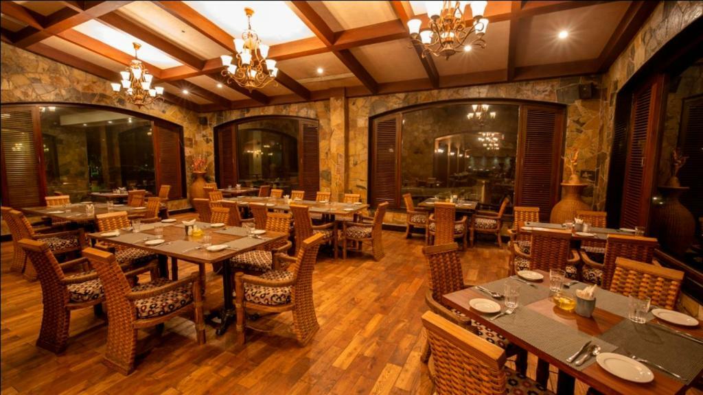 Ocean Spray Hotel Kalapettai ภายนอก รูปภาพ