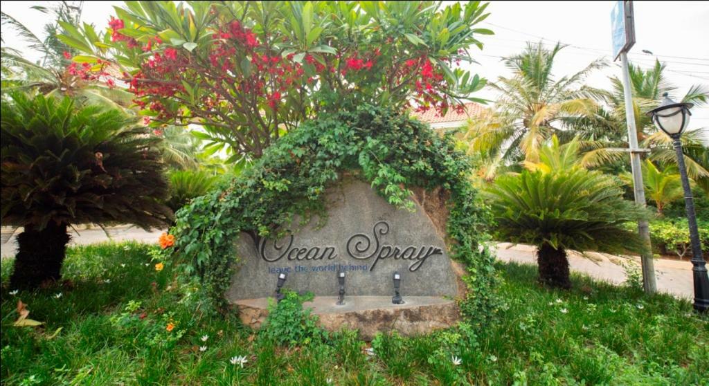 Ocean Spray Hotel Kalapettai ภายนอก รูปภาพ