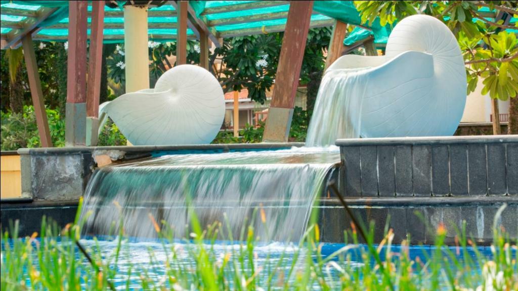 Ocean Spray Hotel Kalapettai ภายนอก รูปภาพ