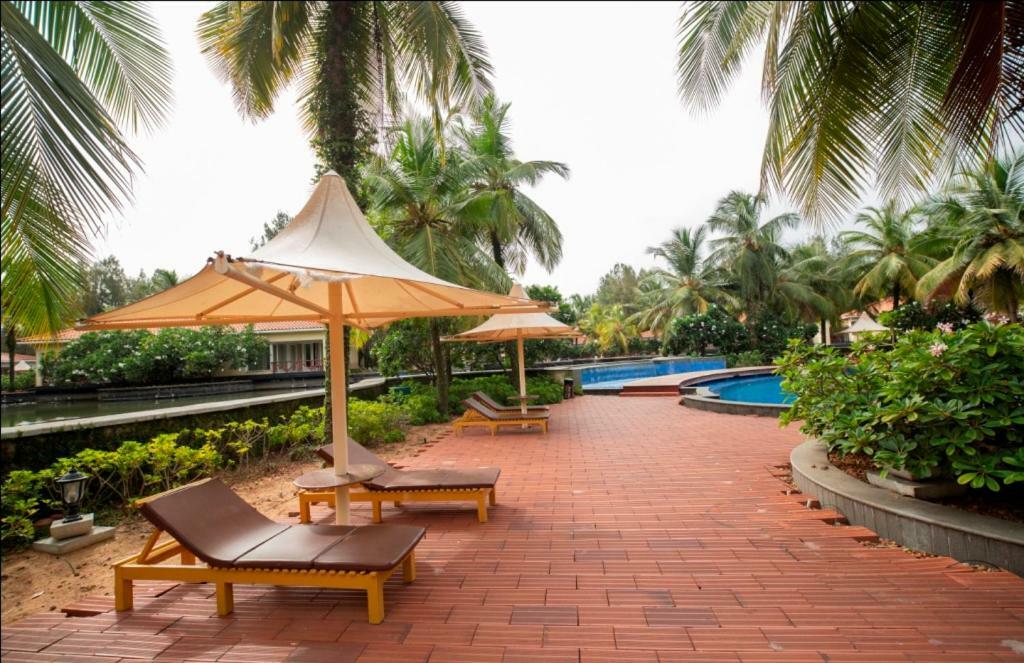 Ocean Spray Hotel Kalapettai ภายนอก รูปภาพ